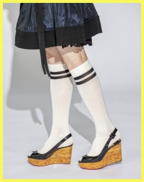 OFF WHITE×BLACK